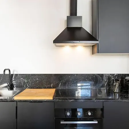 Beautiful Stylish Next To Downtown B-crrb Apartment